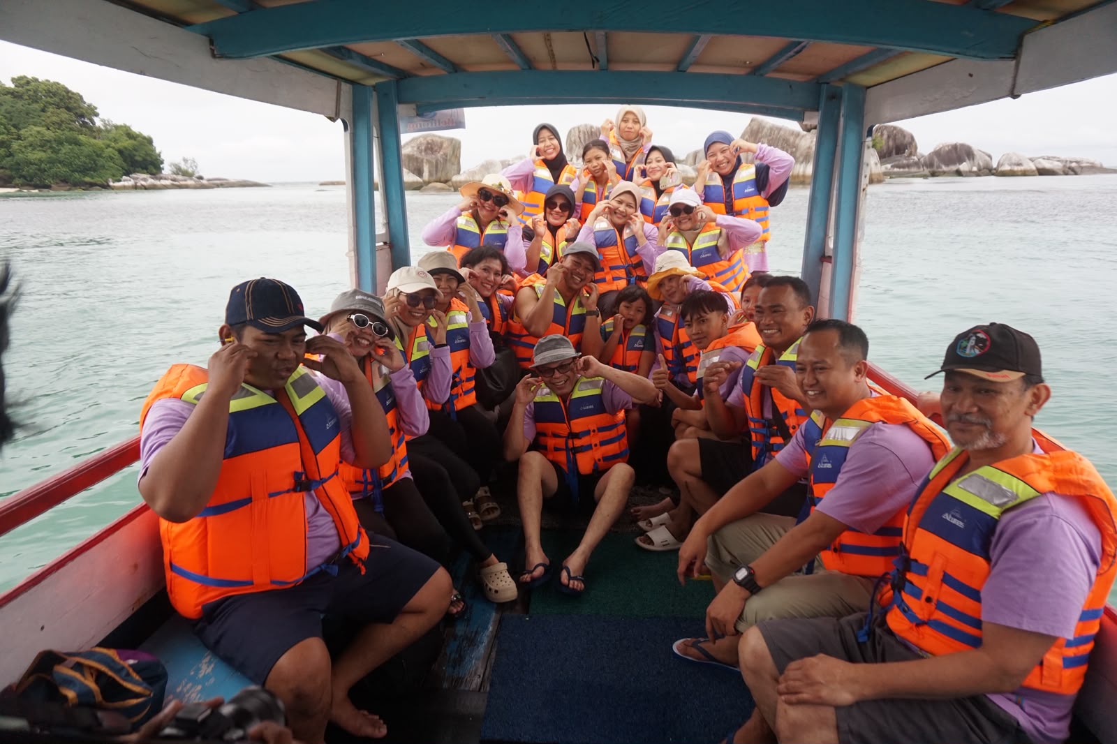 ONE DAY TRIP HOPPING ISLAND BELITUNG
